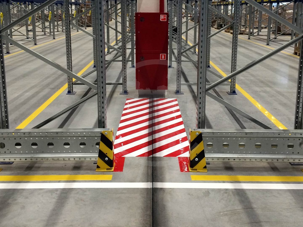 Склад DHL